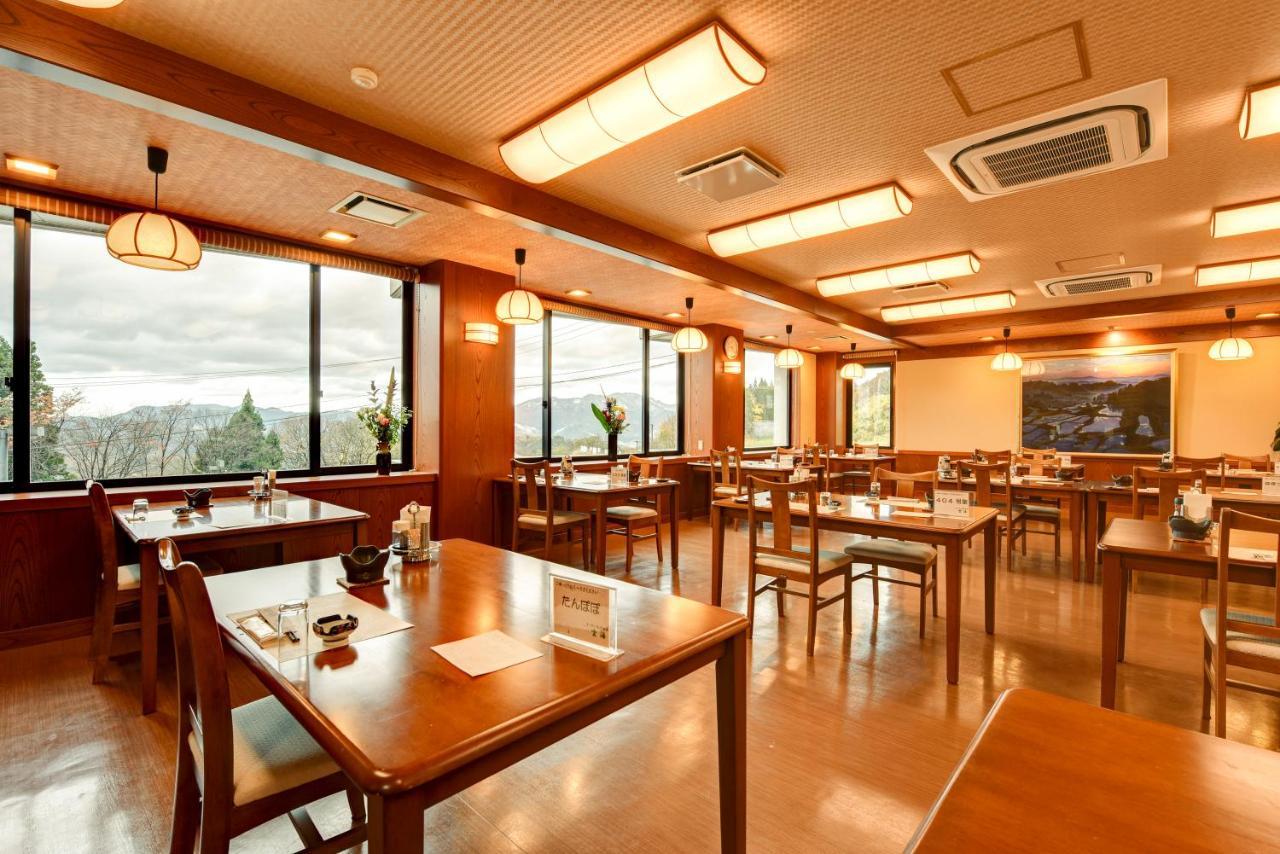 Unkai Hotel Tokamachi Esterno foto