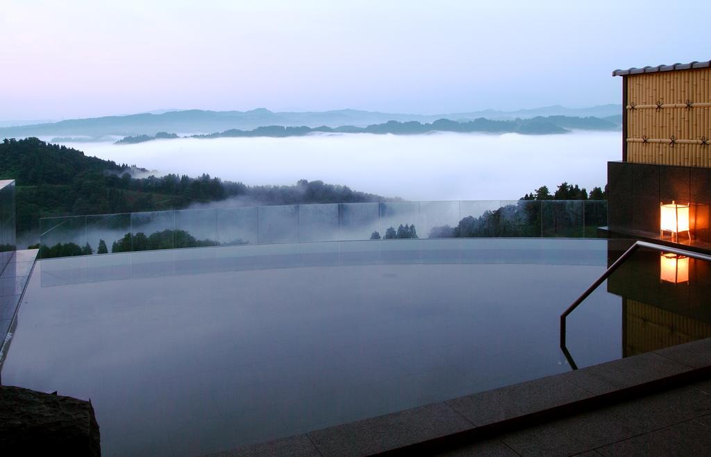 Unkai Hotel Tokamachi Esterno foto